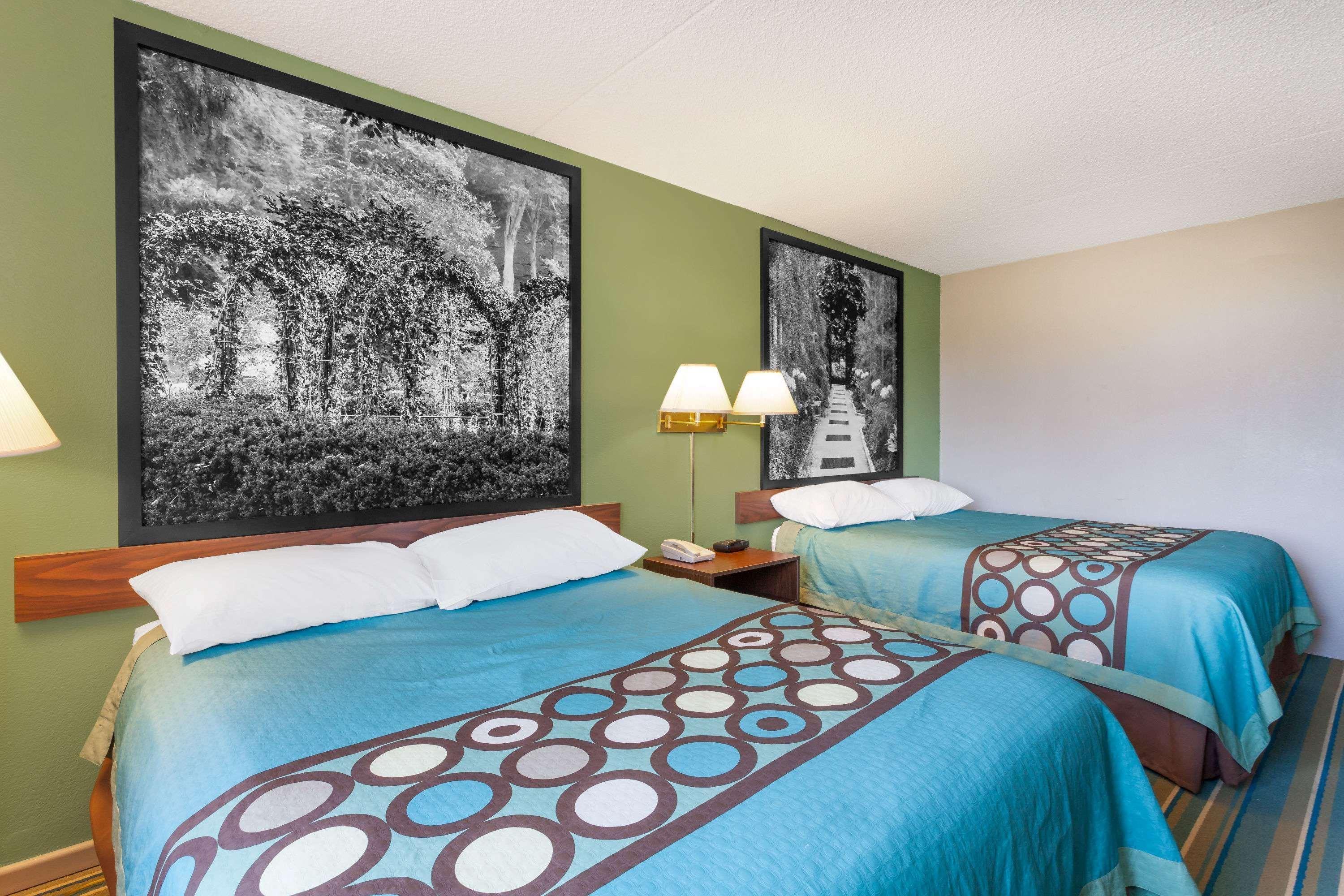 Super 8 By Wyndham Harrisburg Hershey West Eksteriør bilde